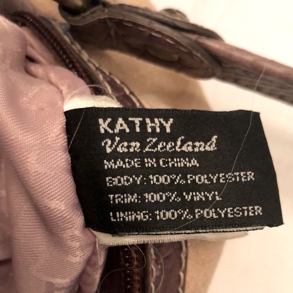 Kathy Van Zeeland cute little purse with key chain - Picture 9 of 12